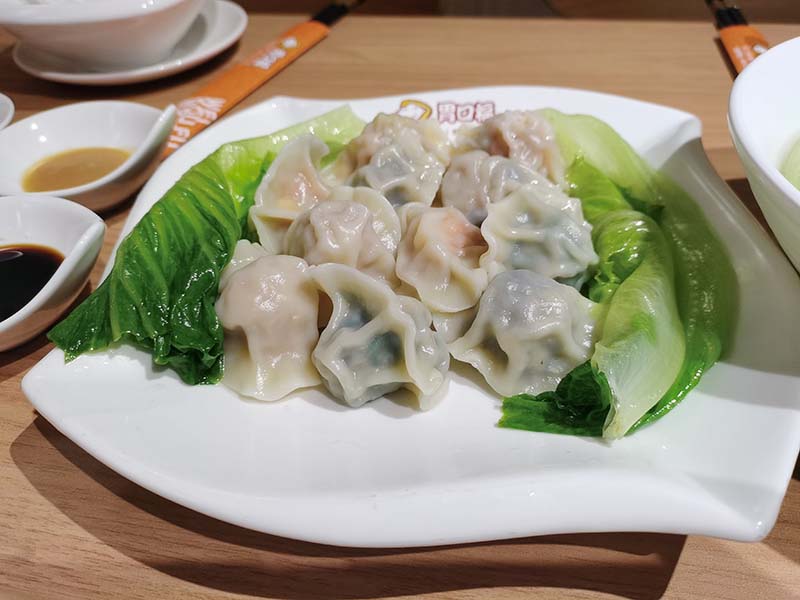 天氣冷了吃什么，來胃口福吃餃子，鮮香味十足，太好吃了